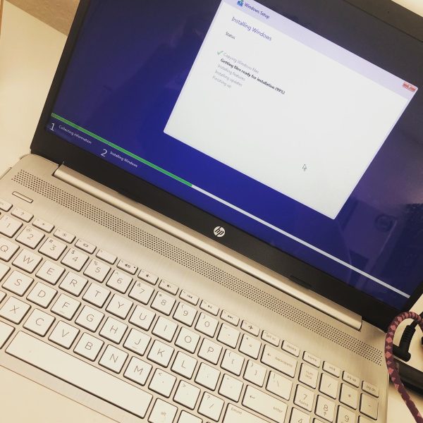 Laptop HP runnnig Microsoft Windows Installation Setuo